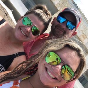 Meet your Posher, Madison